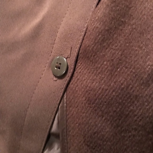 GALLERY.  Rain coat with hood lined. when appearance matters!(Make Me An Offer) - Picture 3 of 12